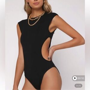 SHEIN BAE Solid Cut-Out Skinny Bodysuit XS